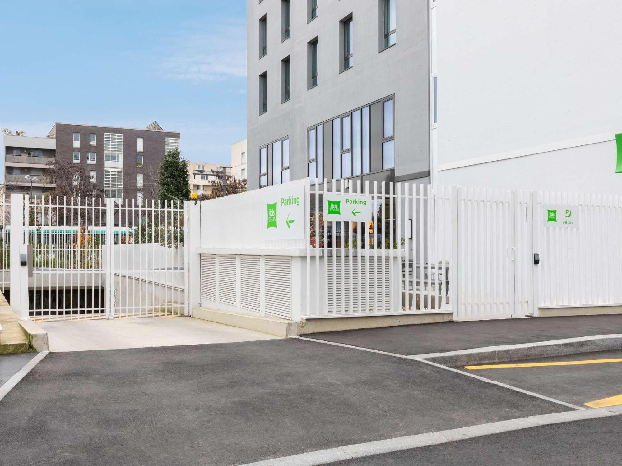 Ibis Styles Bezons Paris La Defense Hotel Exterior foto